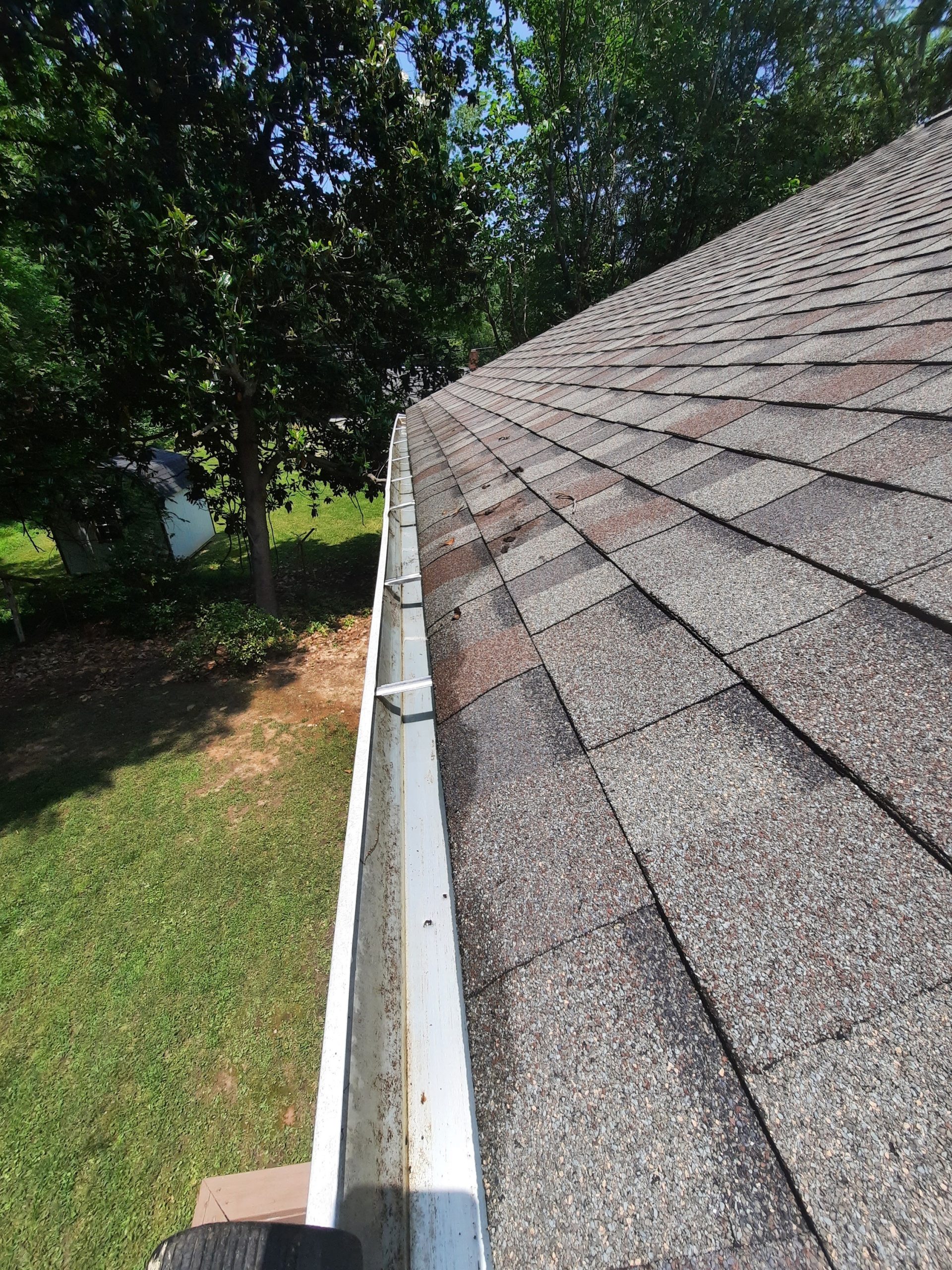 Clean Gutters for Victor in Olathe, KS