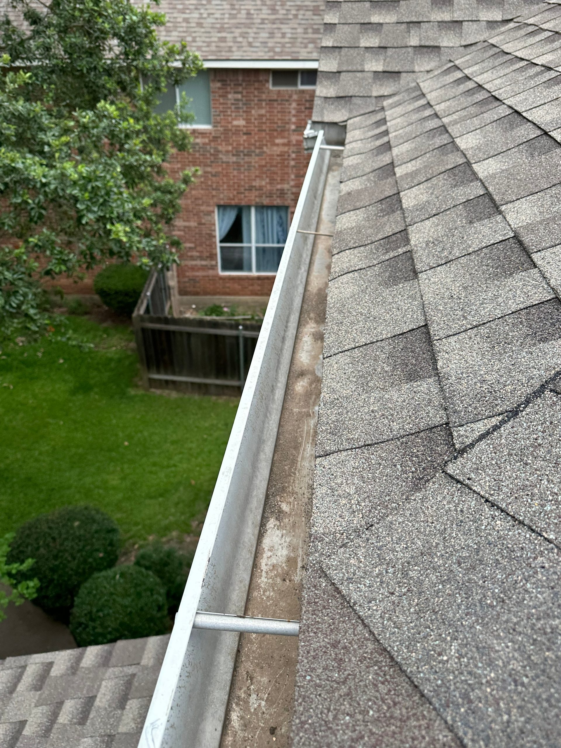 Gutter Cleaners in Cedar Park for Victoria's Home