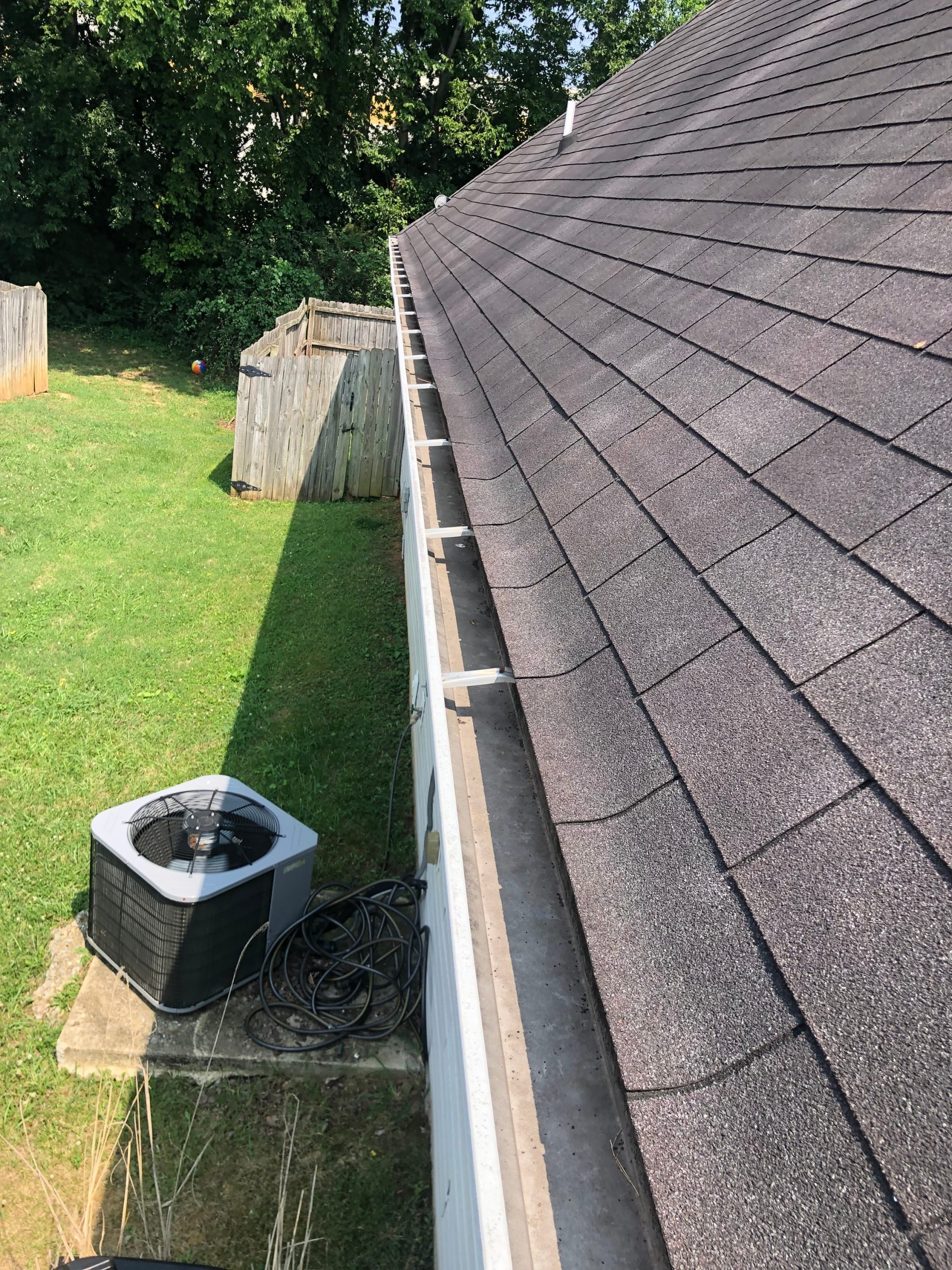 Gutter Cleaning Service in Austin for Robert's home