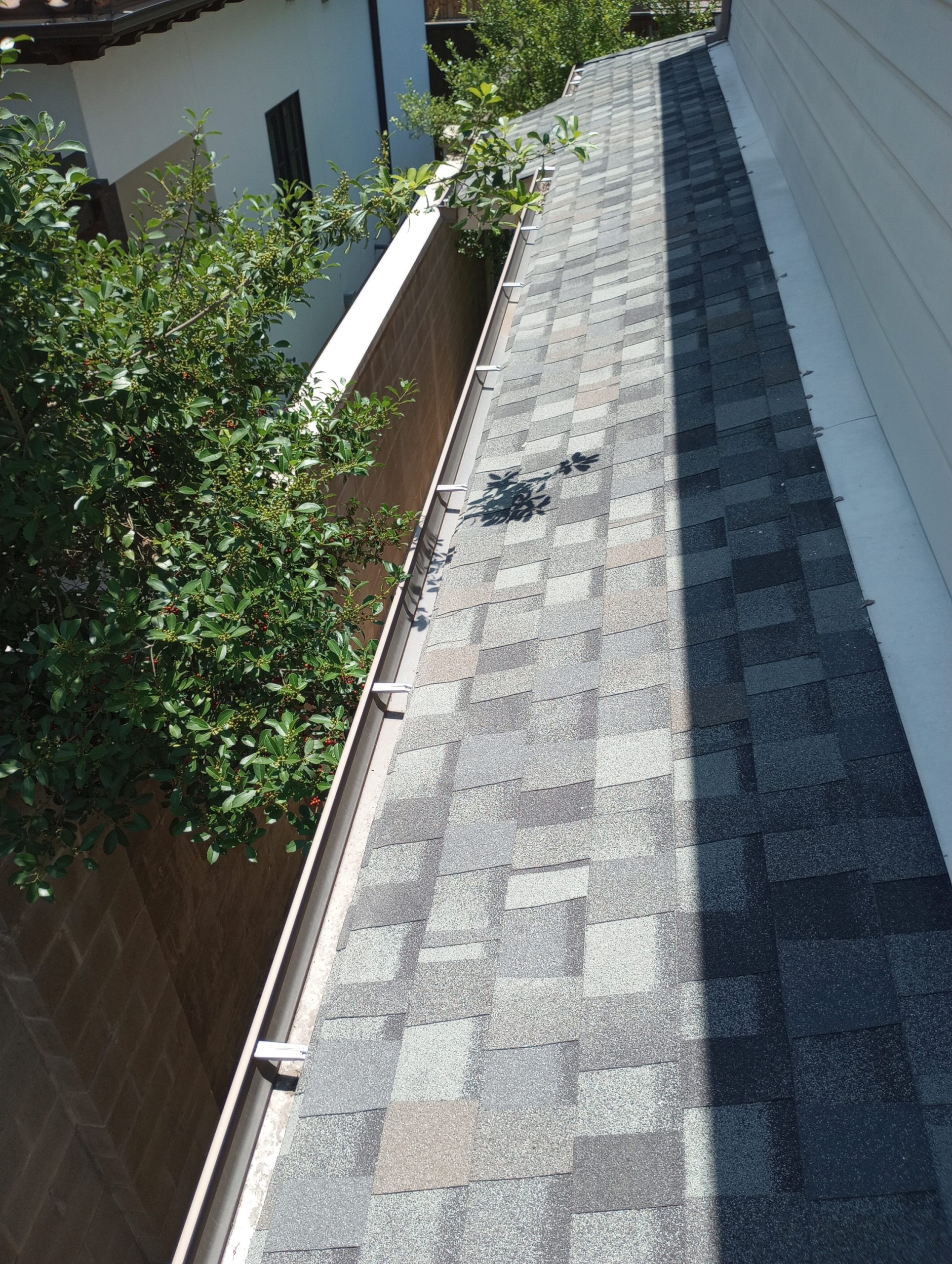 Gutter Cleaning Service in Portland for Wendy's home