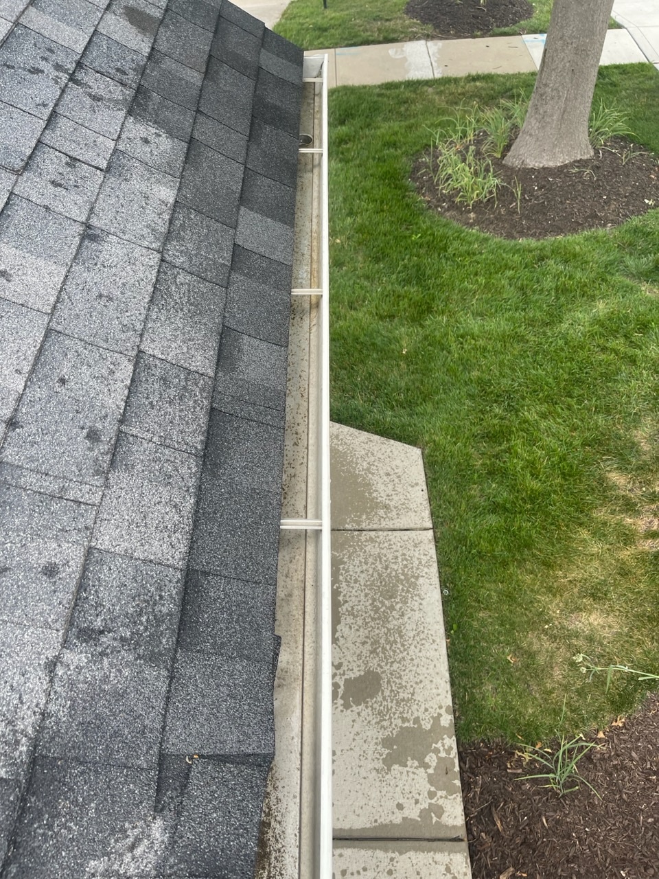 Gutter Cleaning Service in Toms River for Doris home