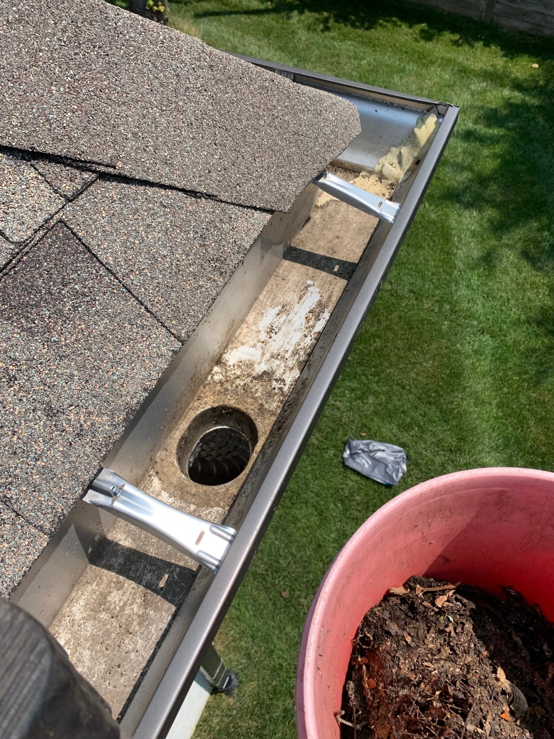 Top Notch Cape Coral Gutter Cleaning for Susan's Home 