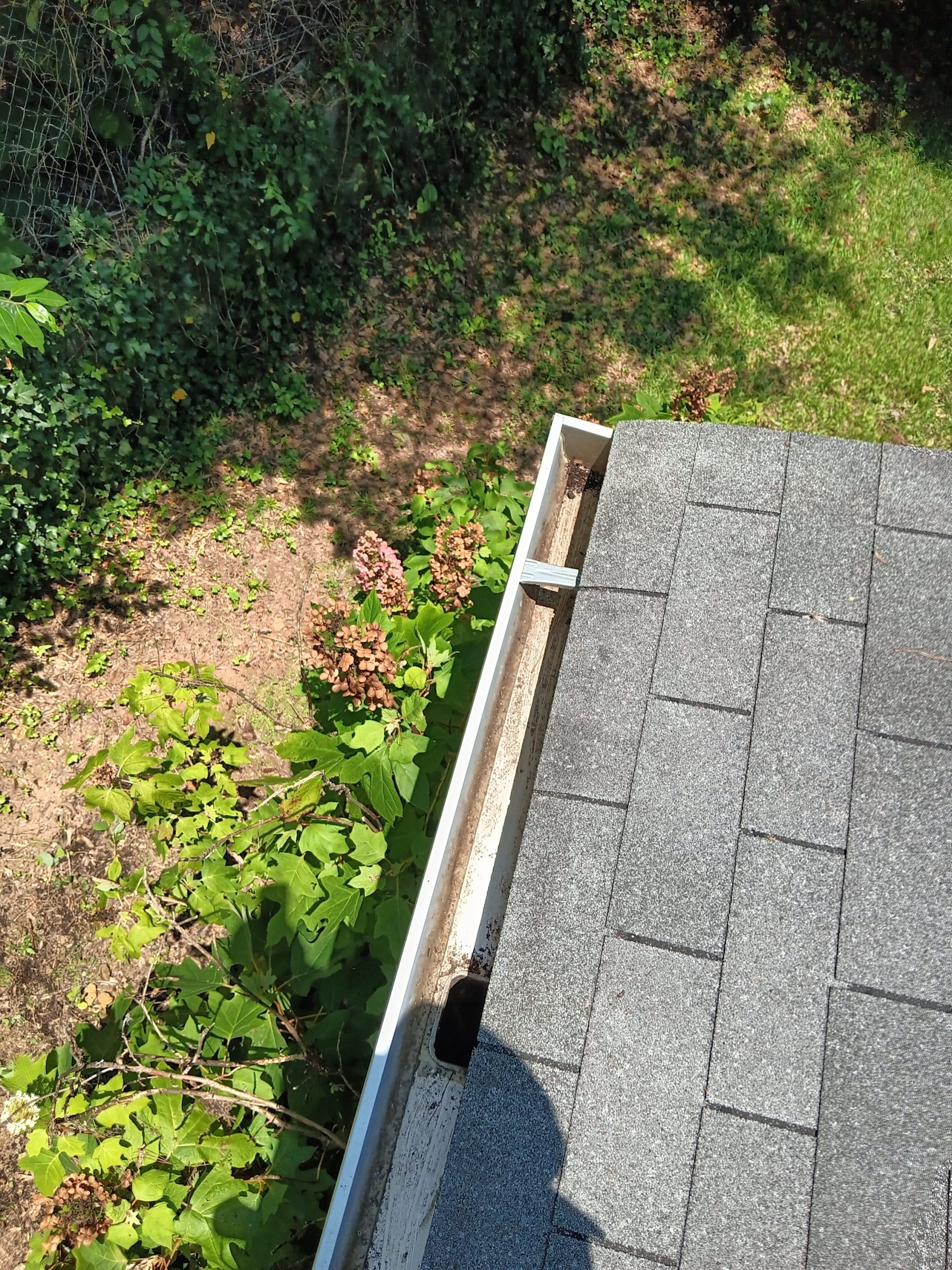 Top Notch Topeka Gutter Cleaning for Walker's Home 