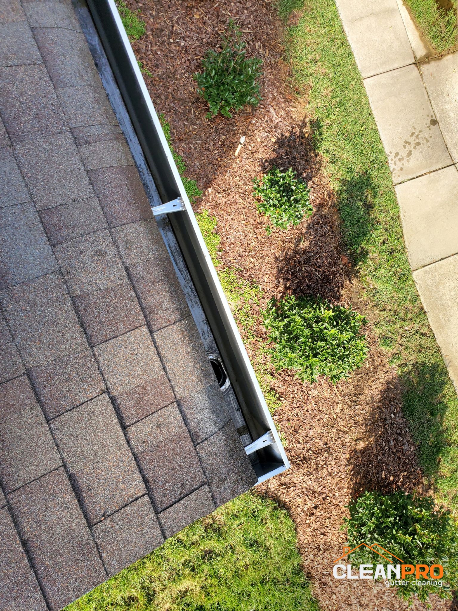 Gutter Cleaning in Oklahoma City for Melody Home