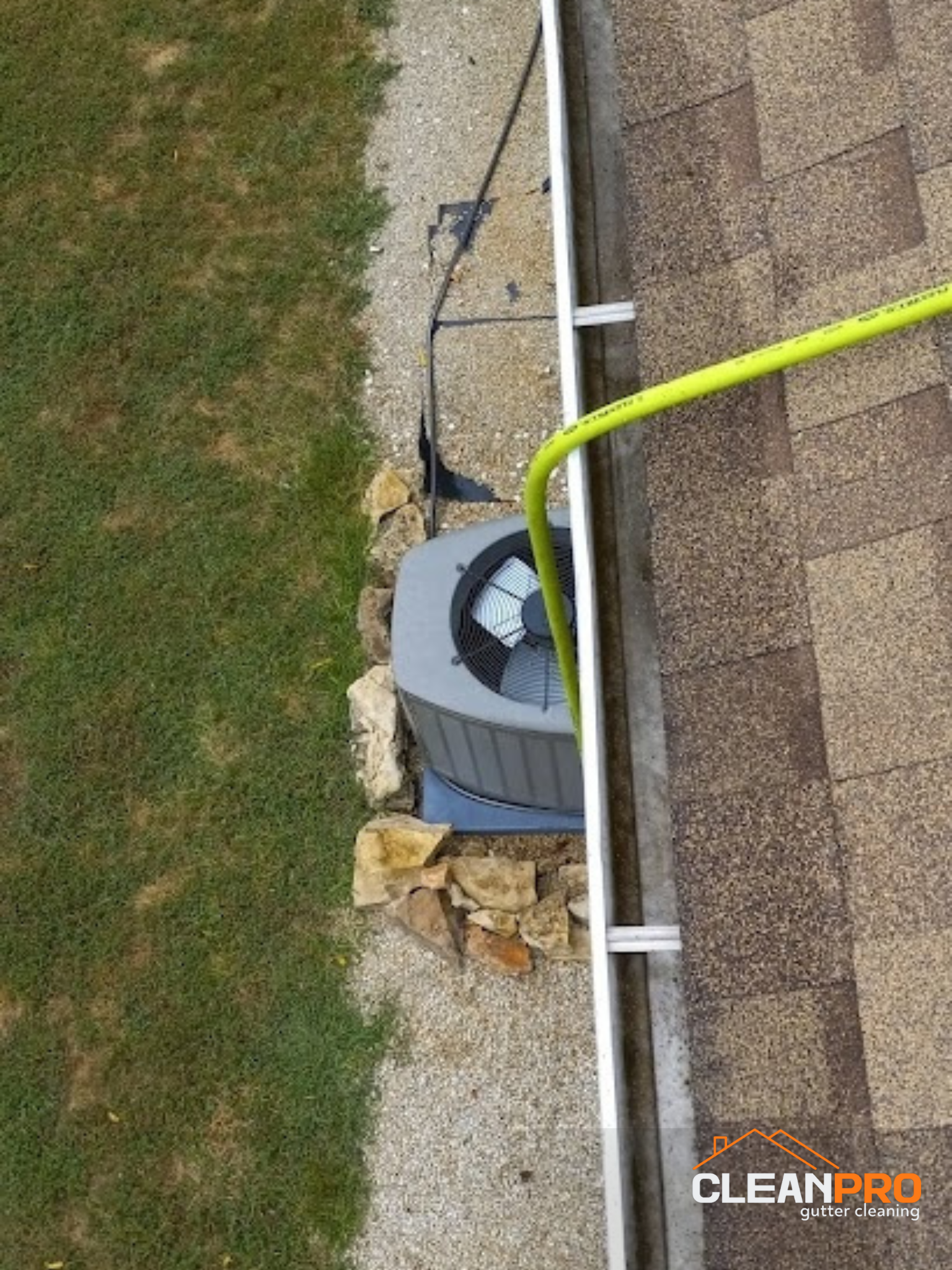 Gutter Cleaning in Sarasota for Daniel Home