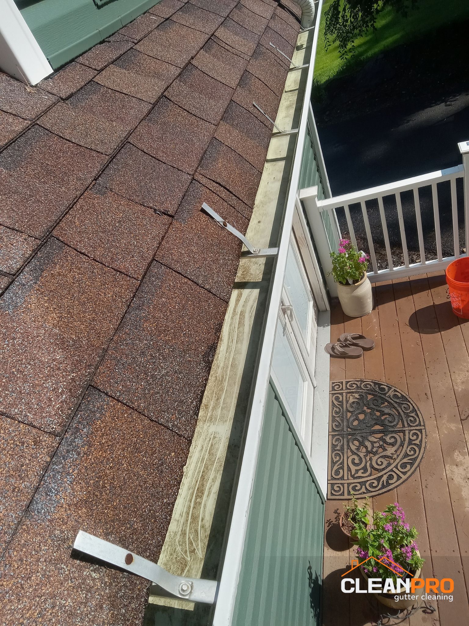 Gutter Cleaning in Seattle for Marion Home