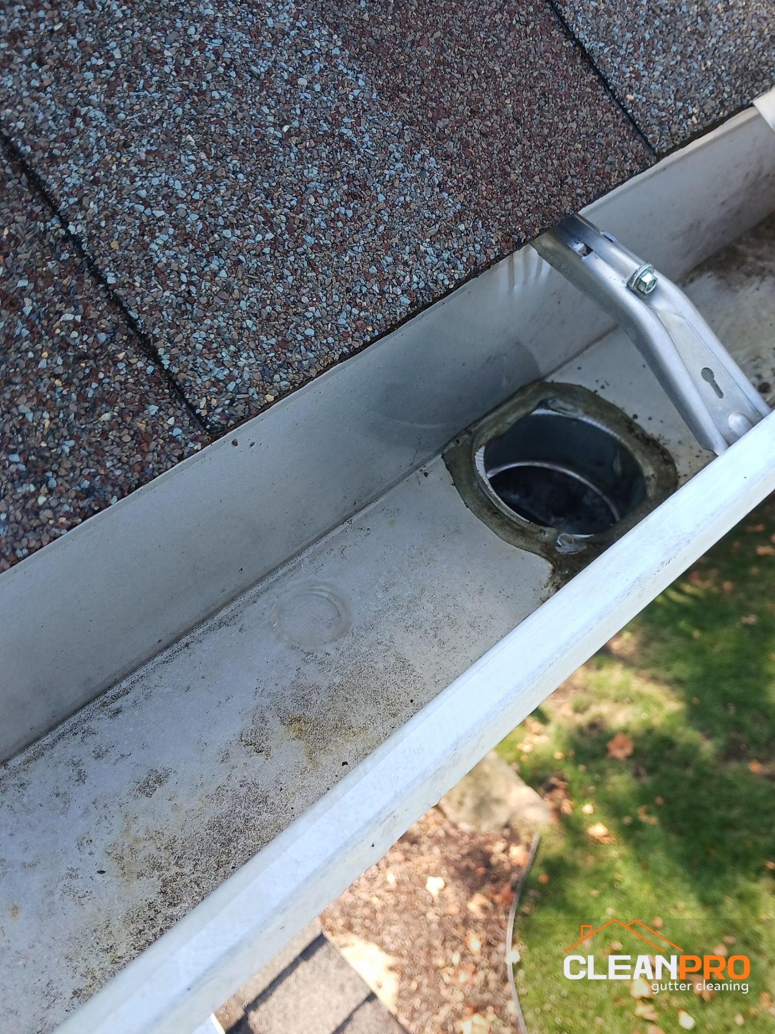 Best Gutter Cleaning Service in Naples