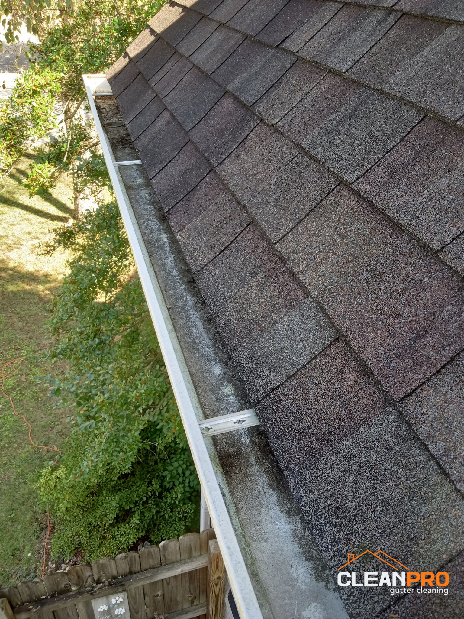 Best Gutter Cleaning Service in Overland Park