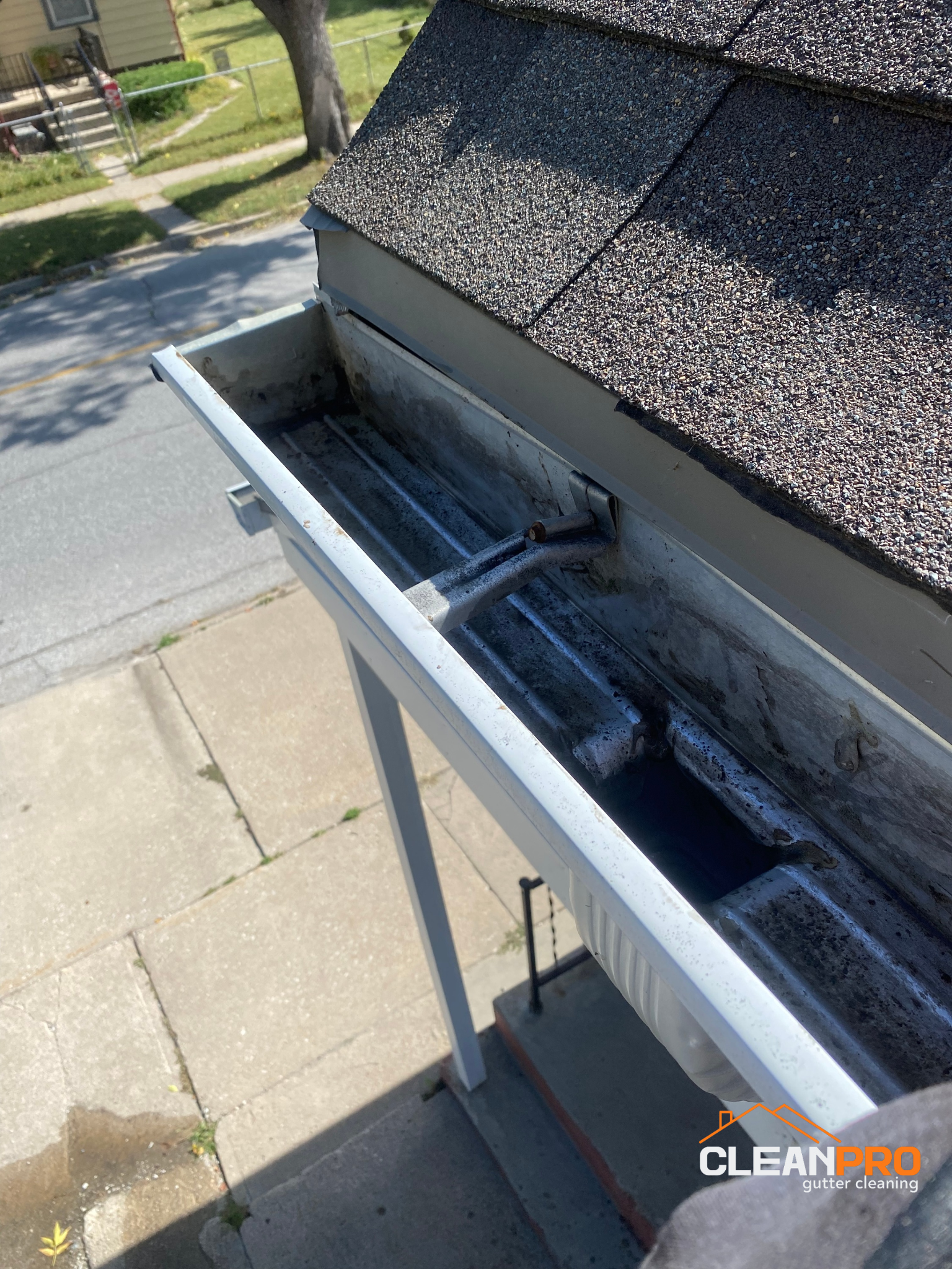 Local Gutter Cleaning in Des Moines