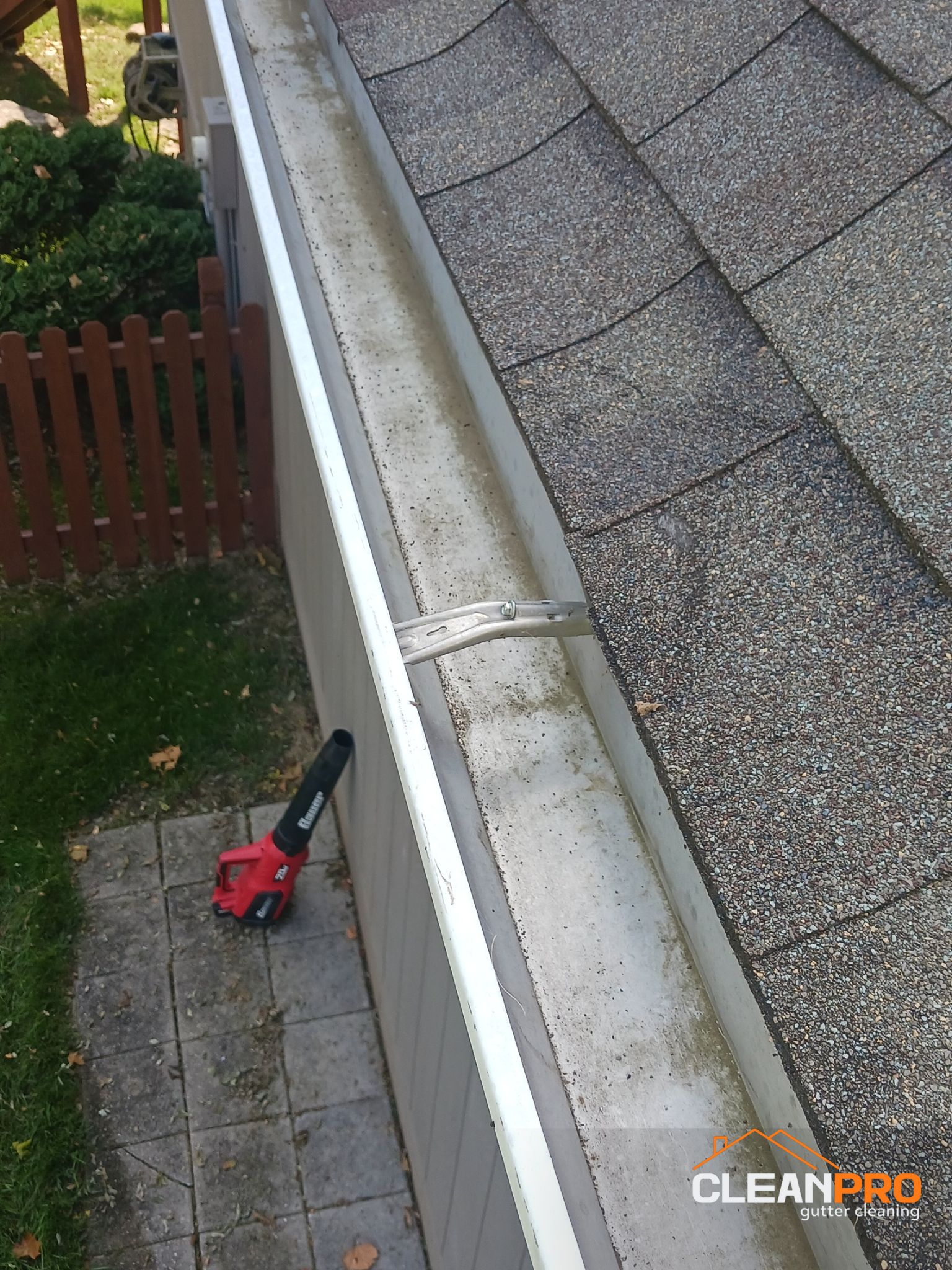 Quality Gutter Cleaning in Naples FL