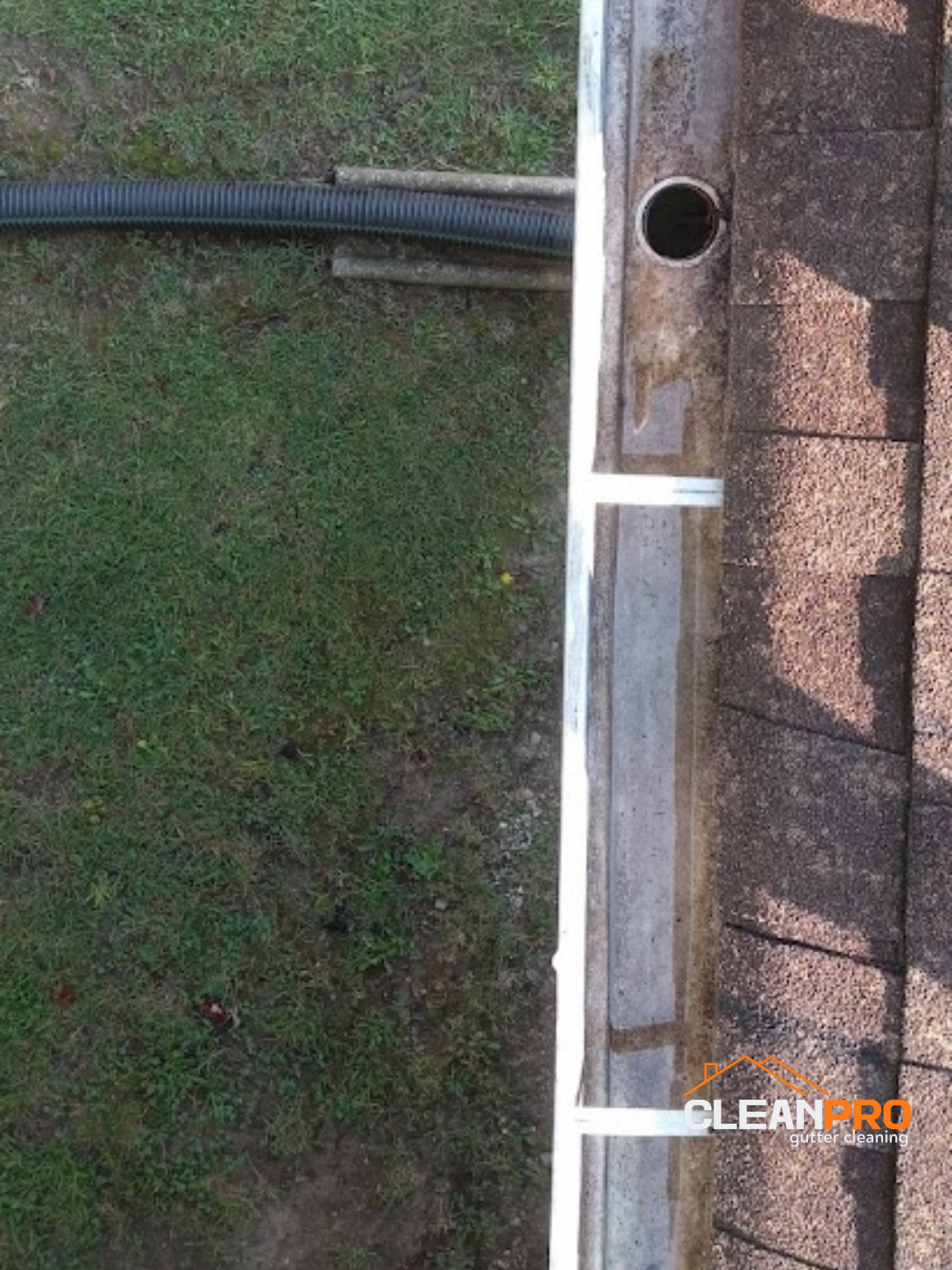 Residential Gutter Cleaning in Columbia MO