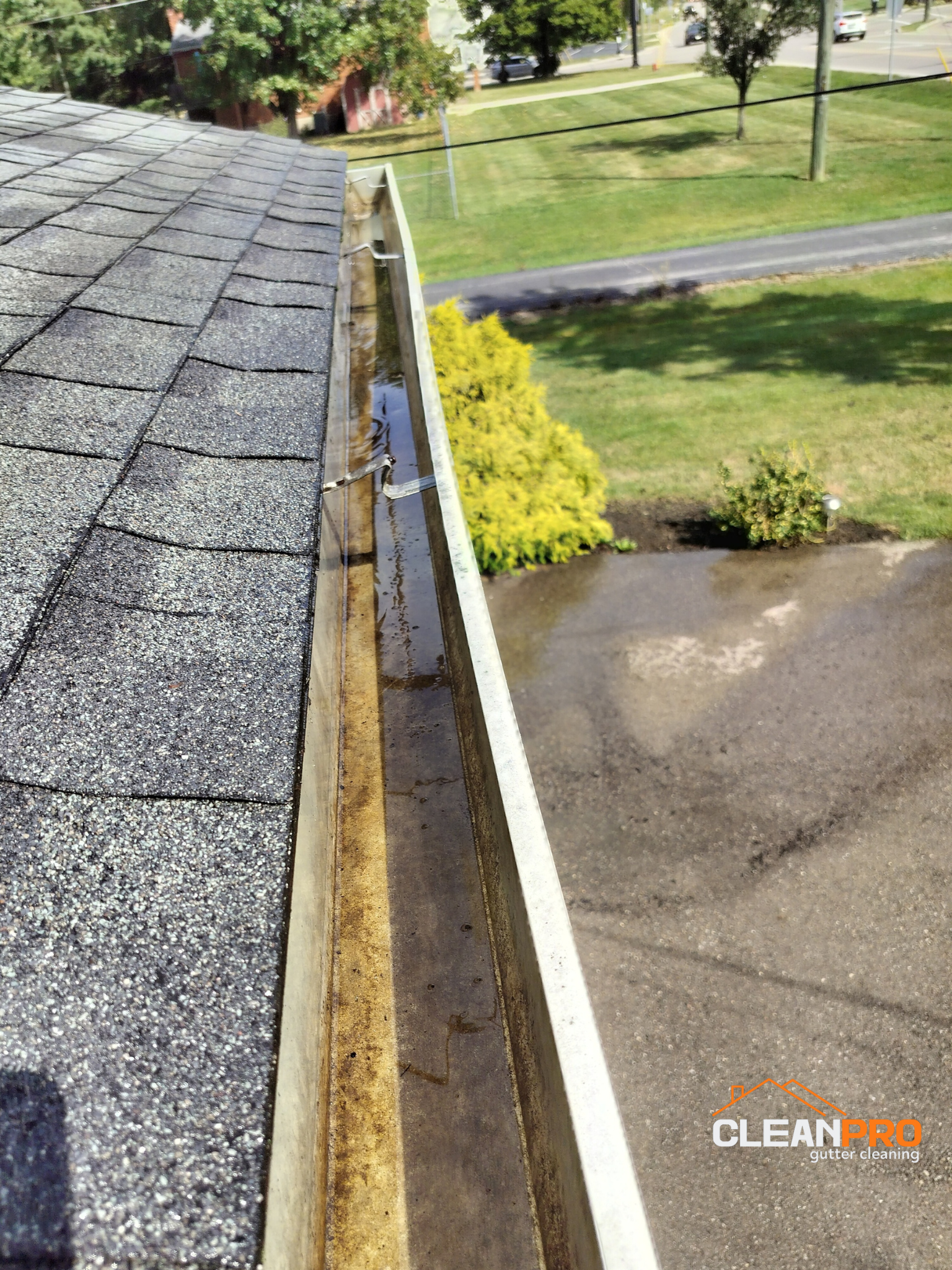 Residential Gutter Cleaning in Dayton OH