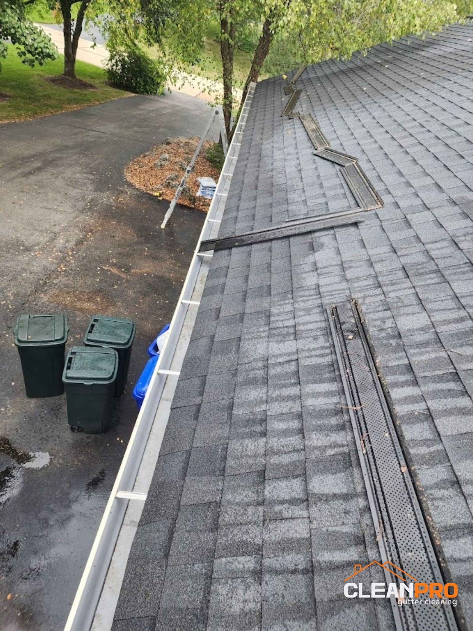 Top Notch Gutter Cleaning Service in Columbia