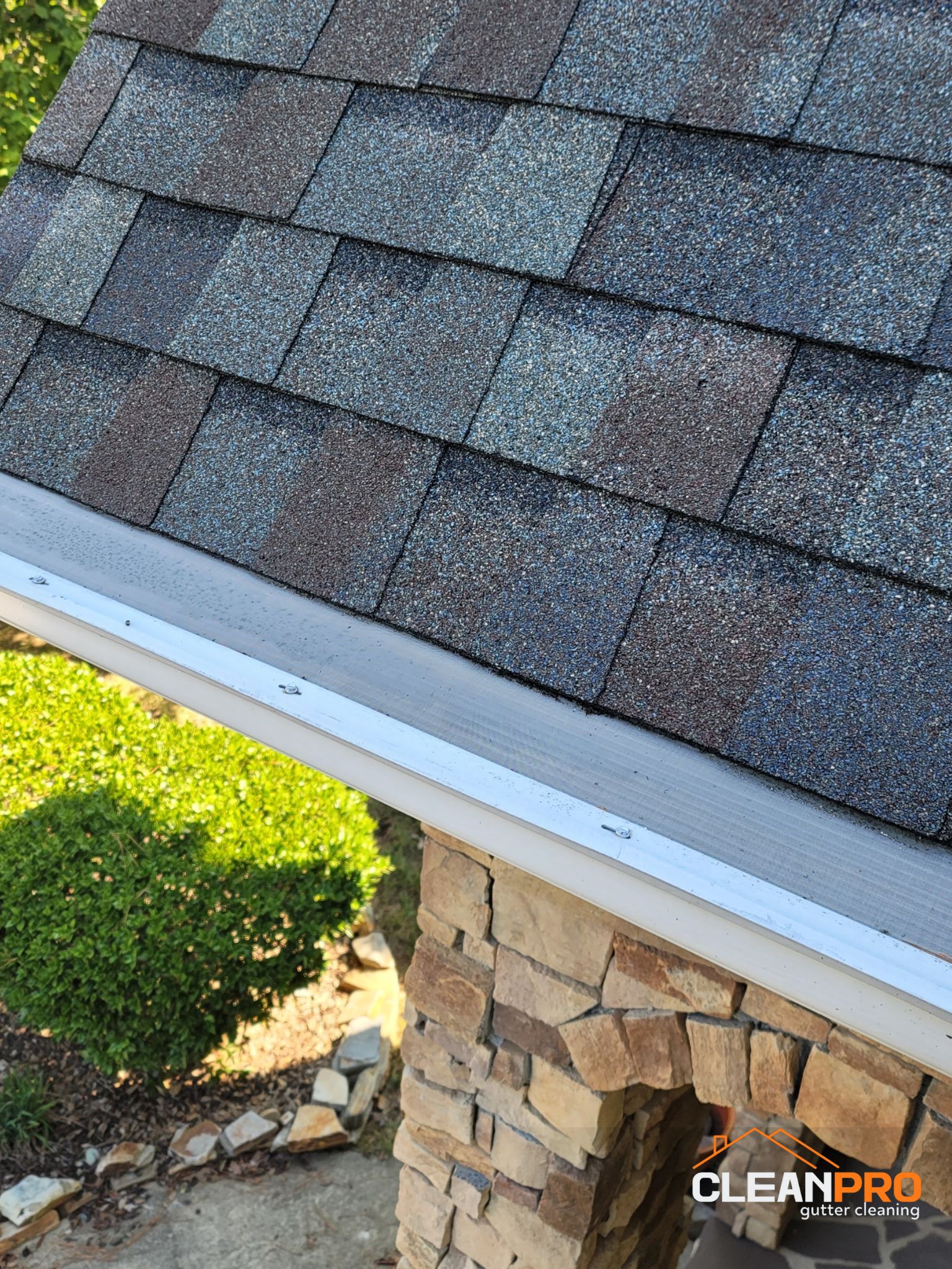 Top Notch Gutter Cleaning Service in Omaha