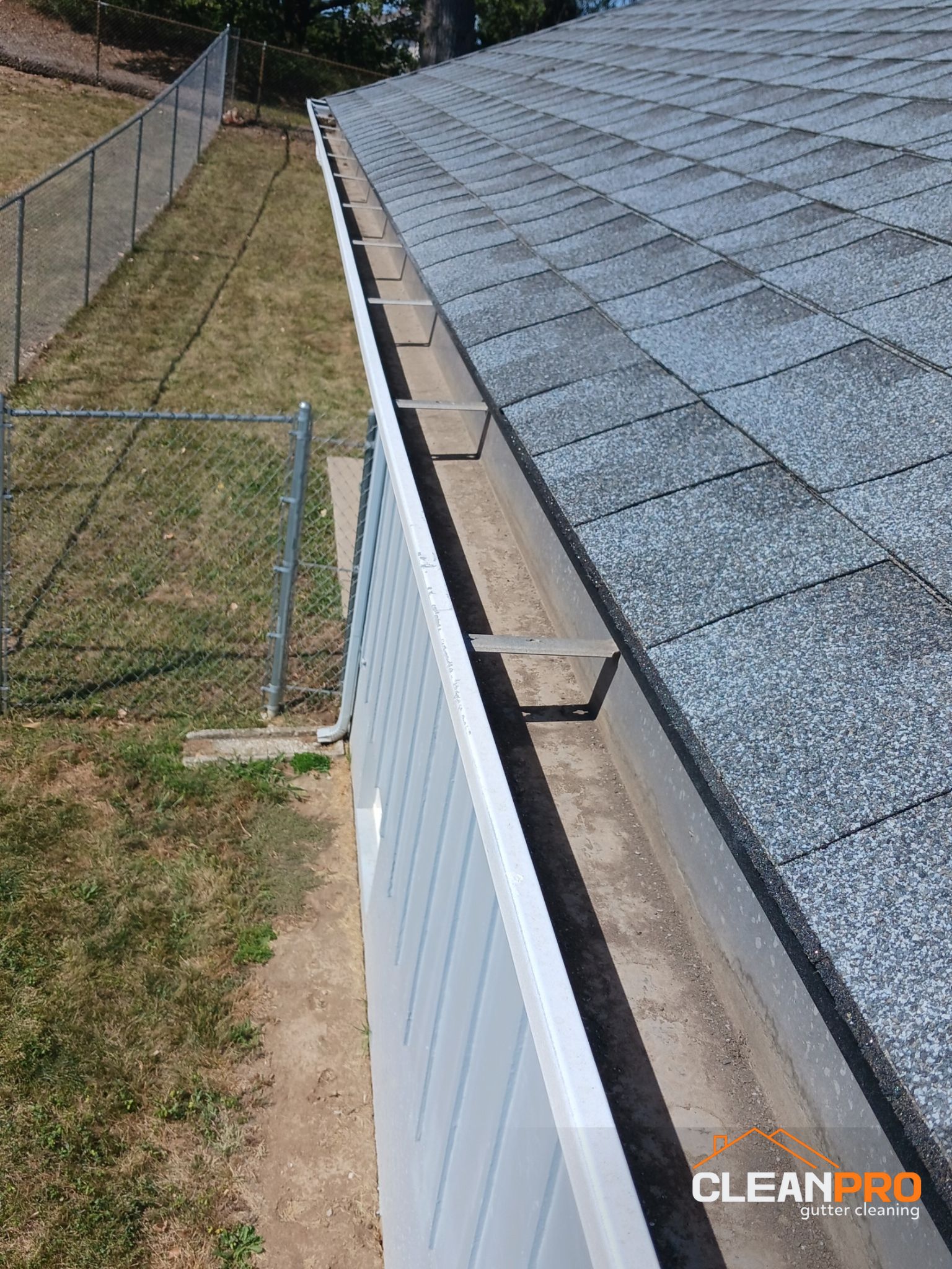 Top Notch Gutter Cleaning Service in Overland Park