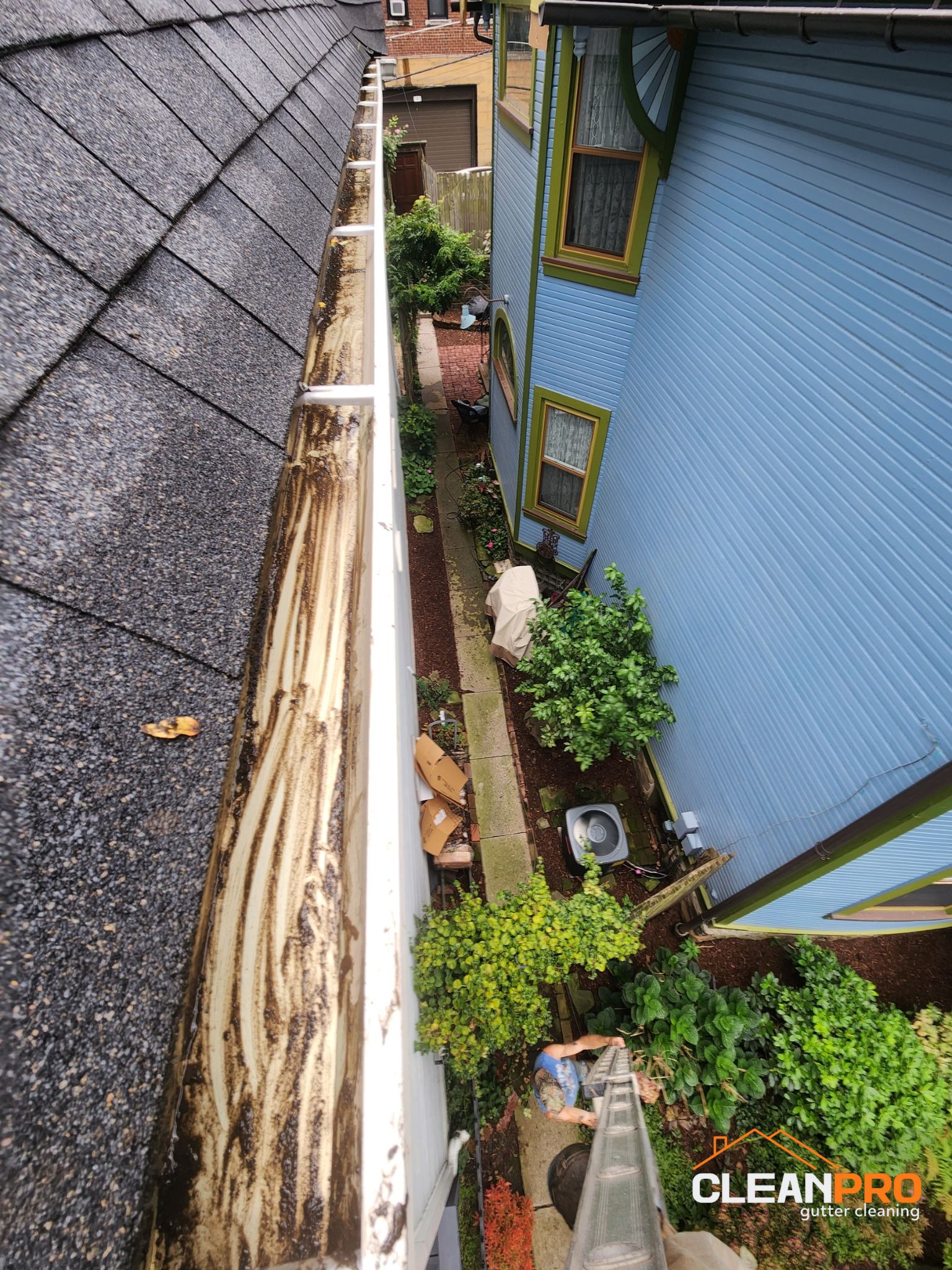 Top Notch Gutter Cleaning Service in Pittsburgh