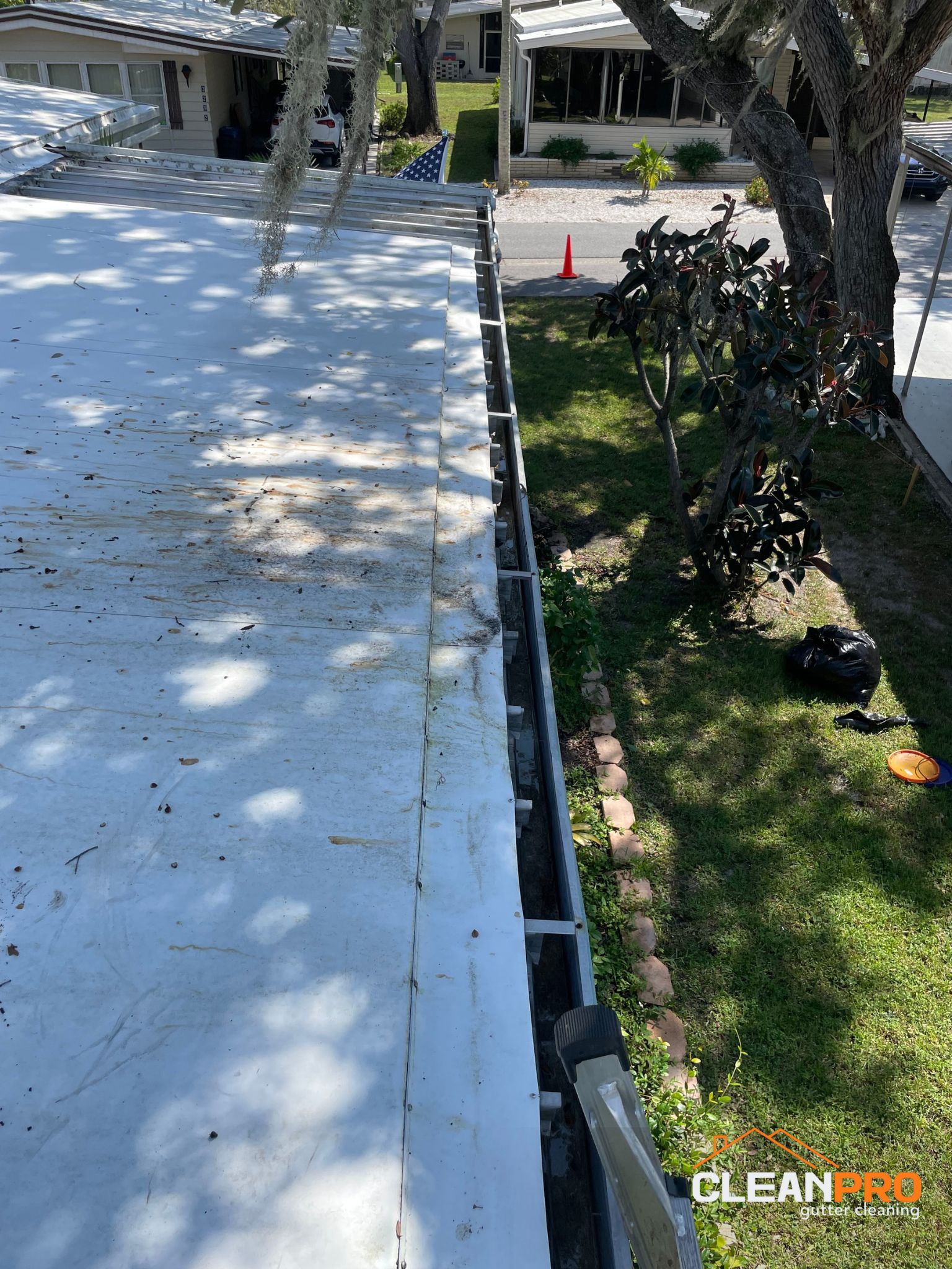 Top Notch Gutter Cleaning Service in Sarasota