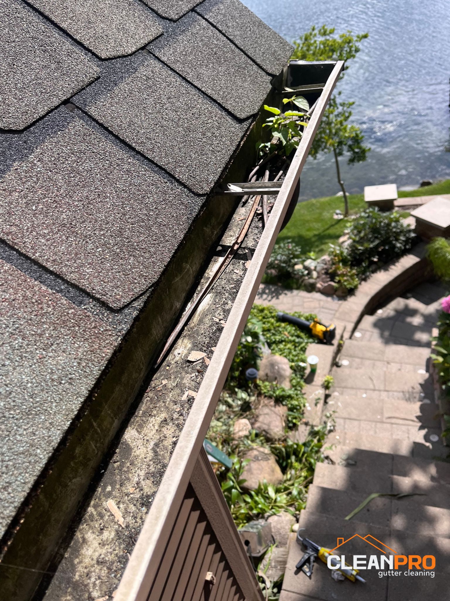Top Notch Gutter Cleaning Service in Wilmington