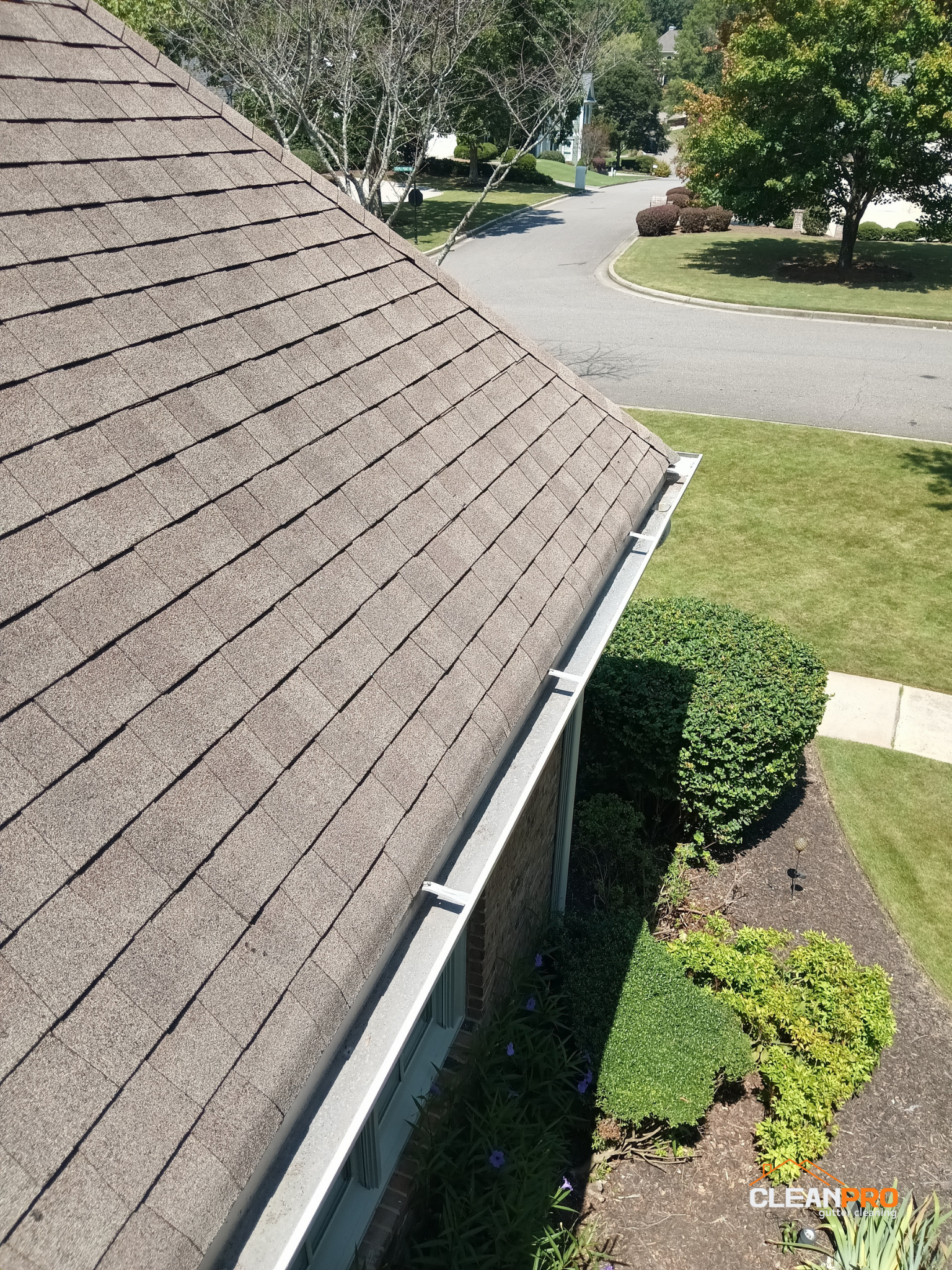 Gutter Cleaning in Tampa for Jordan Home