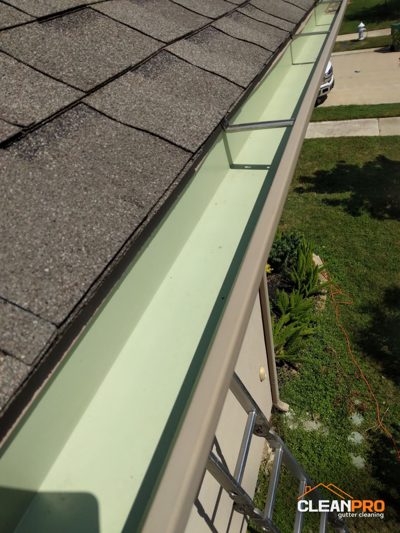 Local Gutter Cleaning in New Albany