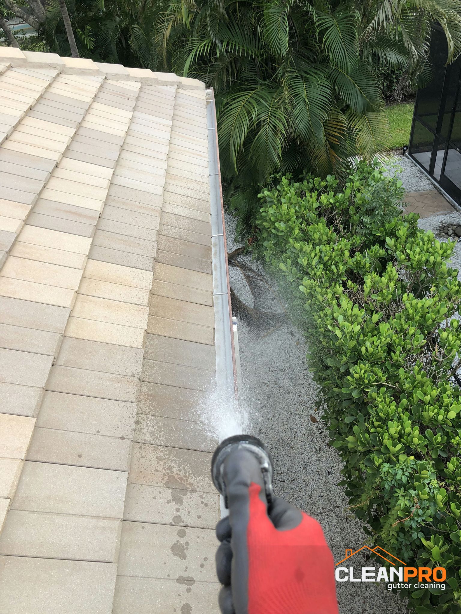 Local Gutter Cleaning in Overland Park