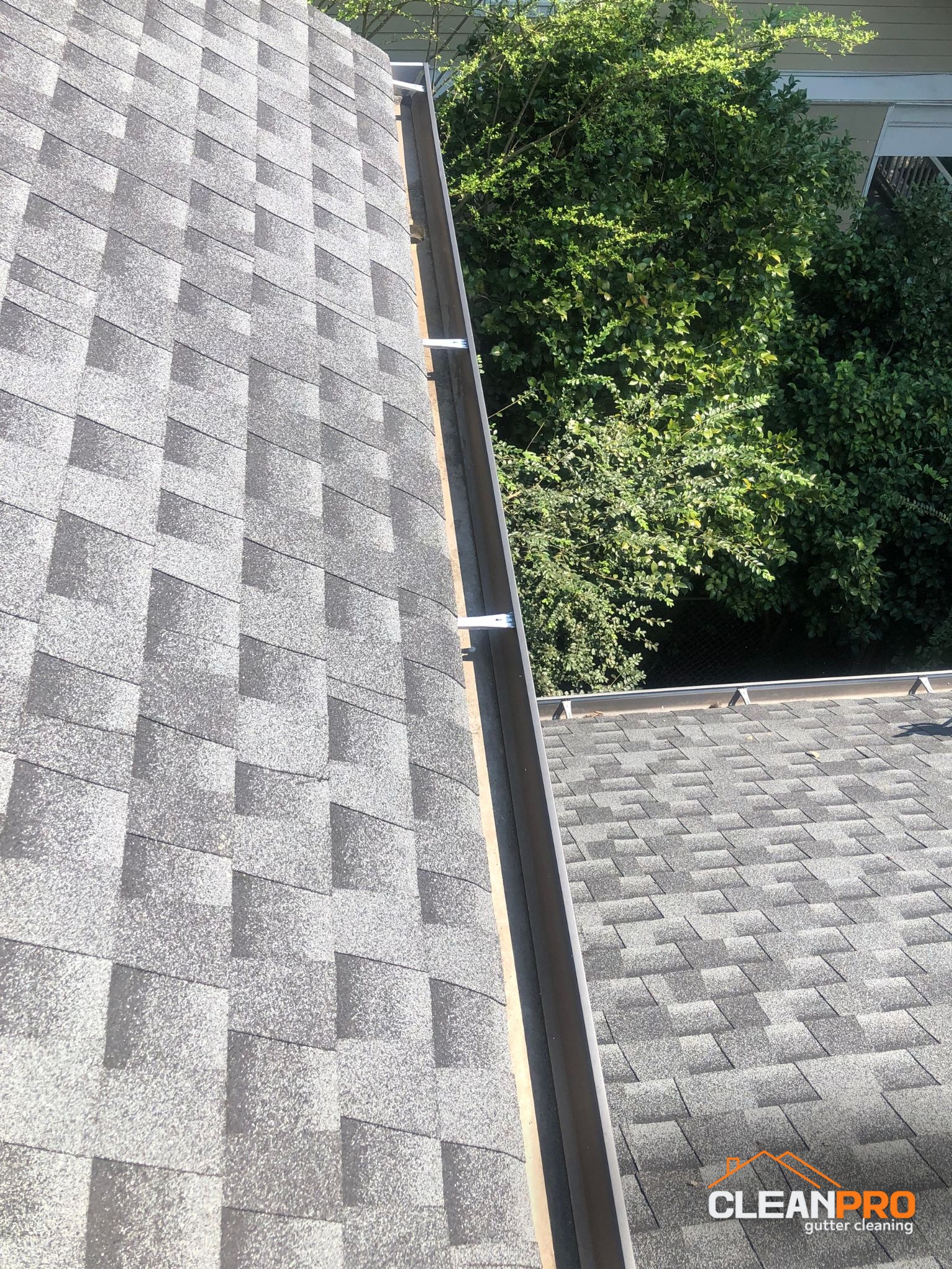 Residential Gutter Cleaning in Lawrence KS