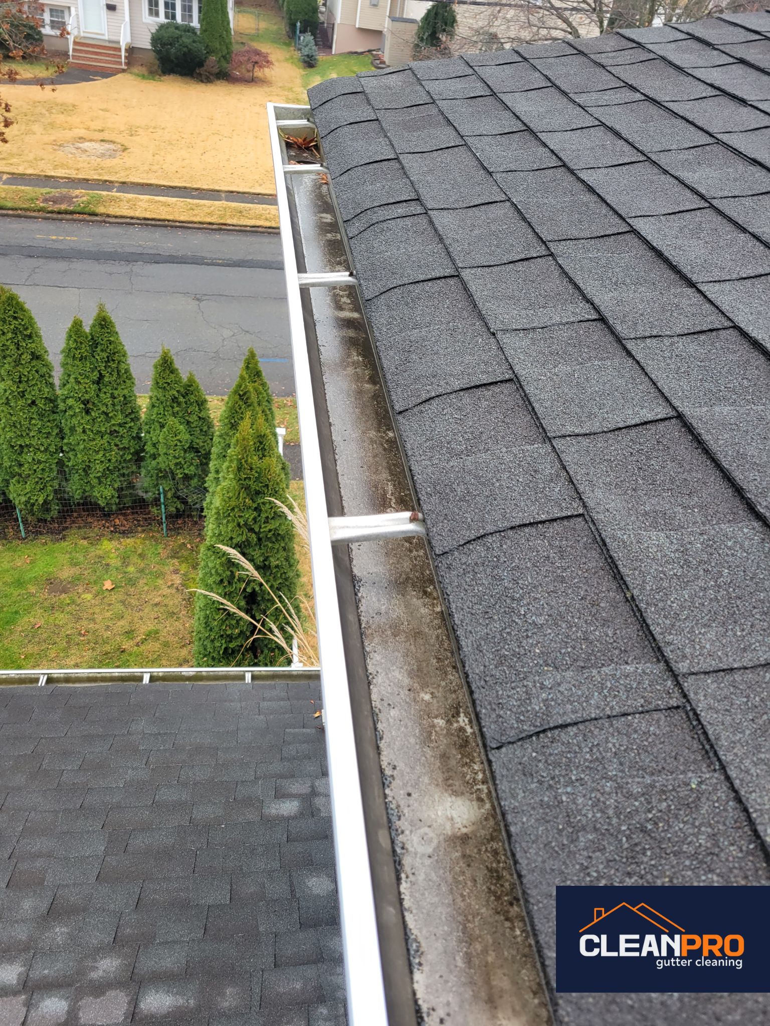 Local Gutter Cleaning in Lilburn GA